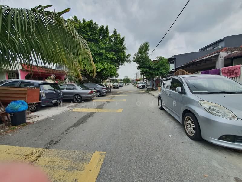 1-storey Terraced House for Sale in Kelana Jaya (Petaling Jaya) - Nadrah Omar - Exterior - PropertyGuru.com.my
