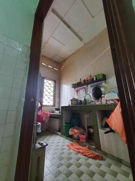 1-storey Terraced House for Sale in Kelana Jaya (Petaling Jaya) - Nadrah Omar - Kitchen - PropertyGuru.com.my