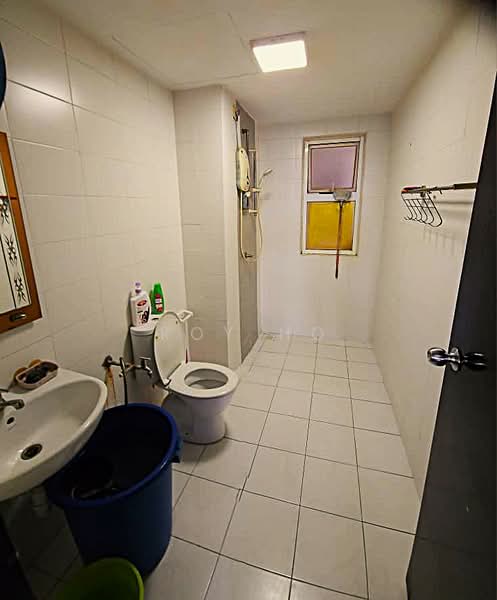 Kondominium untuk Dijual di Casa Tropika - Roy Ho - Bathroom - PropertyGuru.com.my