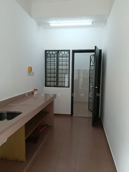 Semi-Detached House for Sale in Pantai Sepang Putra (Sepang) - Kenny Chen - Kitchen - PropertyGuru.com.my