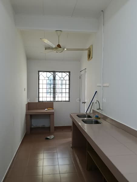 Semi-Detached House for Sale in Pantai Sepang Putra (Sepang) - Kenny Chen - Kitchen - PropertyGuru.com.my