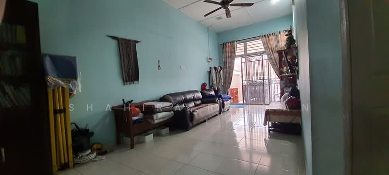Rumah Teres 1-Tingkat untuk Dijual di Perumahan Permatang Badak Perdana (Kuantan) - Shahira Rahman - Living Room - PropertyGuru.com.my