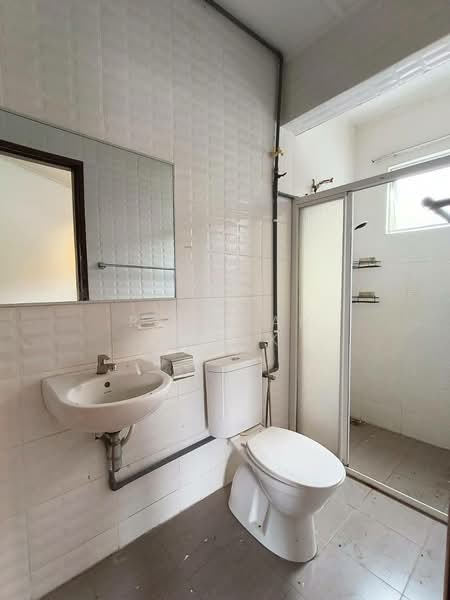 Bungalow for Rent in Seksyen 12 (Shah Alam) - Ridhwan Razak - Bathroom - PropertyGuru.com.my