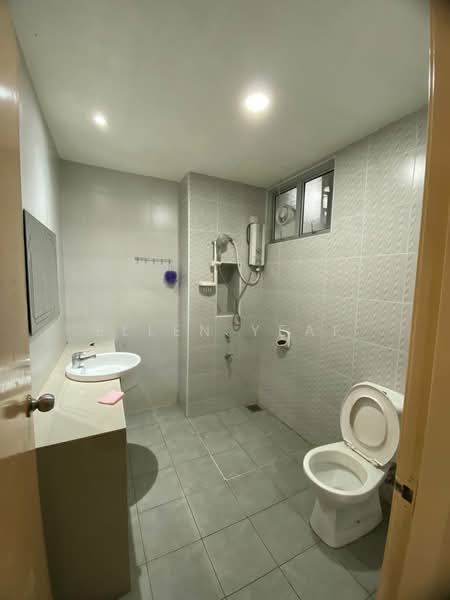 Pangsapuri untuk Disewa di Austin Suites (Permata Austin) - Ellen Yeap - Bathroom - PropertyGuru.com.my