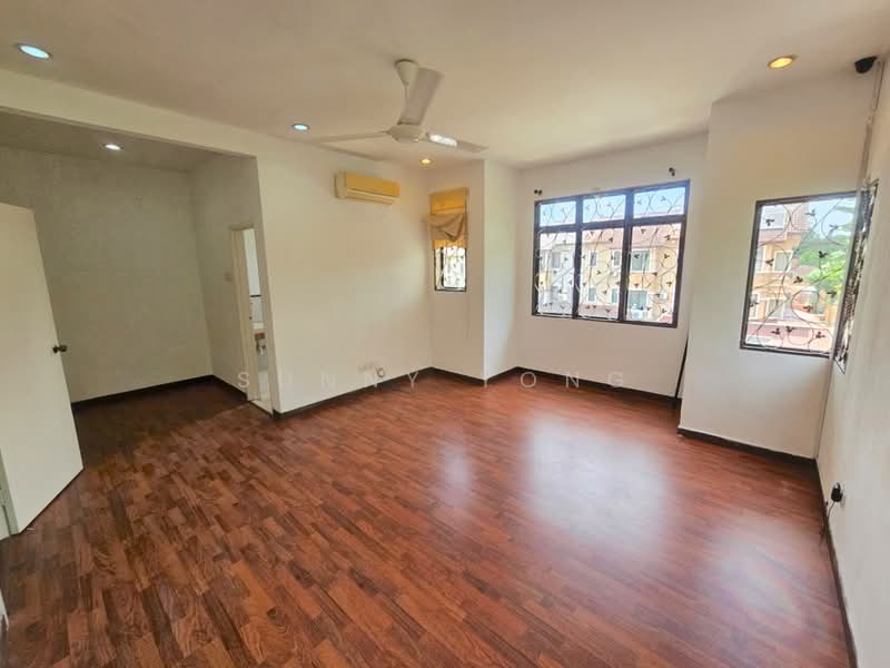 Rumah Teres 2 Tingkat untuk Dijual di Puchong (Selangor) - SUNNY YONG - Living Room - PropertyGuru.com.my