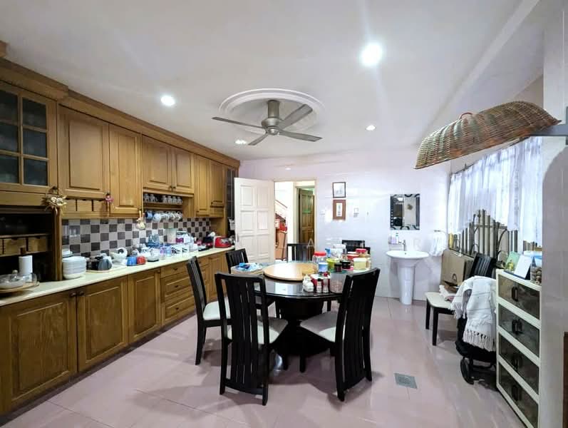 Bungalow for Sale in Taman Melawati (Ulu Kelang) - Nadia Jaafar - Kitchen - PropertyGuru.com.my