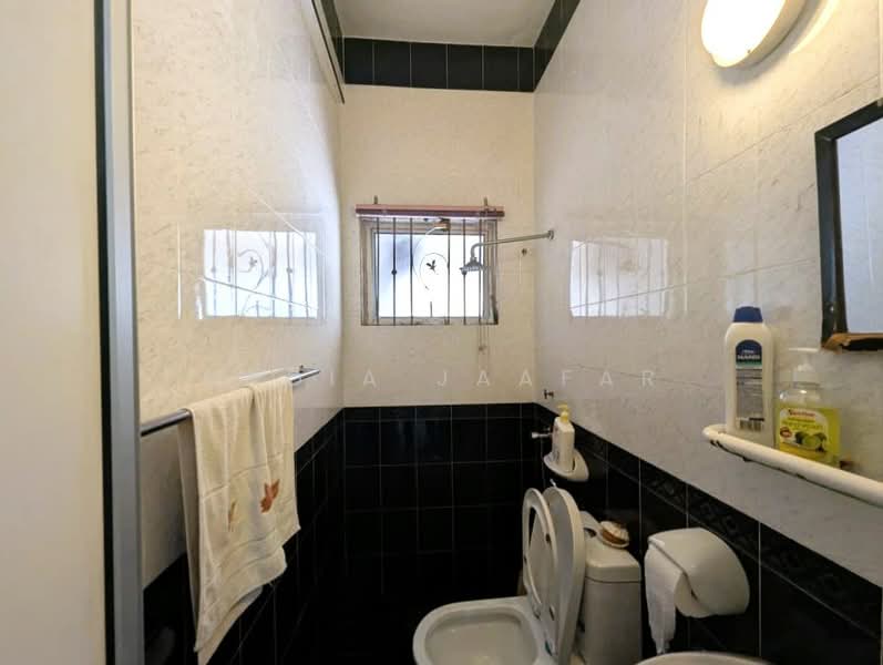 Bungalow for Sale in Taman Melawati (Ulu Kelang) - Nadia Jaafar - Bathroom - PropertyGuru.com.my
