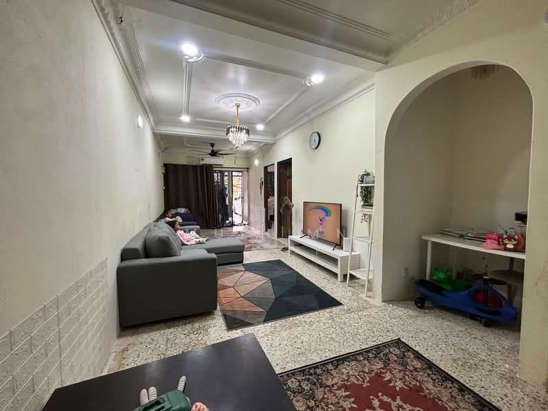 1-storey Terraced House for Sale in Taman Klang Perdana (Kapar) - Muin Mn - Living Room - PropertyGuru.com.my