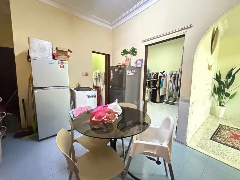 1-storey Terraced House for Sale in Taman Klang Perdana (Kapar) - Muin Mn - Kitchen - PropertyGuru.com.my
