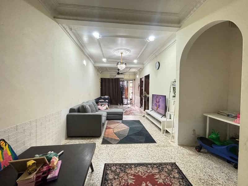 1-storey Terraced House for Sale in Taman Klang Perdana (Kapar) - Muin Mn - Living Room - PropertyGuru.com.my