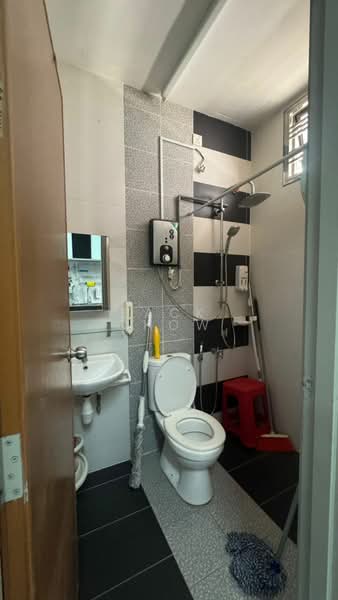 2-storey Terraced House for Sale in Taman Bestari Indah (Ulu Tiram) - Zack Chow - Bathroom - PropertyGuru.com.my