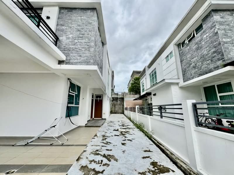 Semi-Detached House for Rent in Austin Heights (Tebrau) - Elaine See - PropertyGuru.com.my