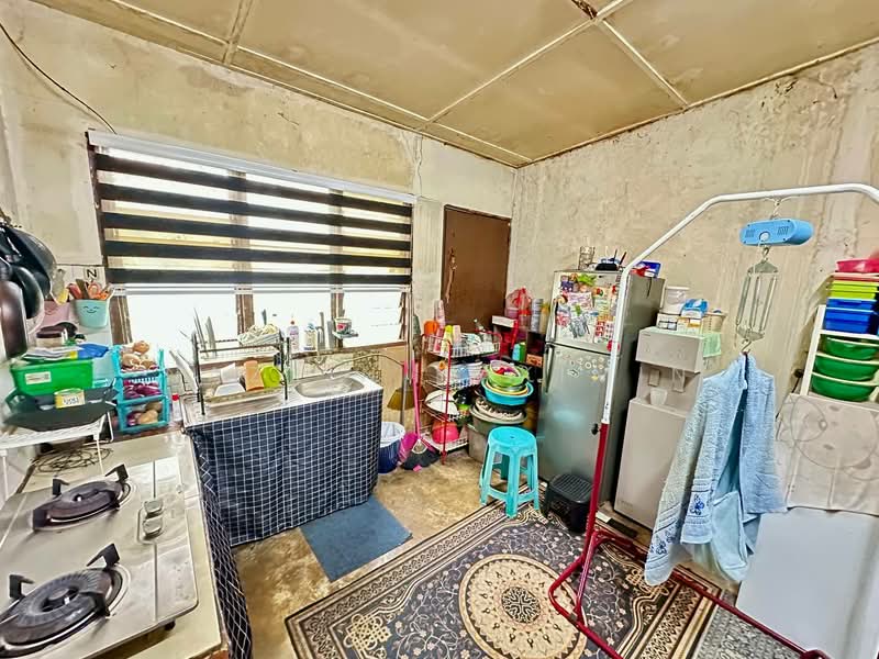 Rumah Teres 2 Tingkat untuk Dijual di Seksyen 19 (Shah Alam) - Nazrin Hakimin - Kitchen - PropertyGuru.com.my