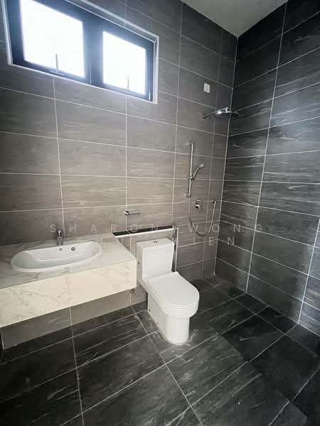 Semi-Detached House for Sale in Nusa Sentral (Iskandar Puteri (Nusajaya)) - Sharon Wong Shu Shien - Bathroom - PropertyGuru.com.my