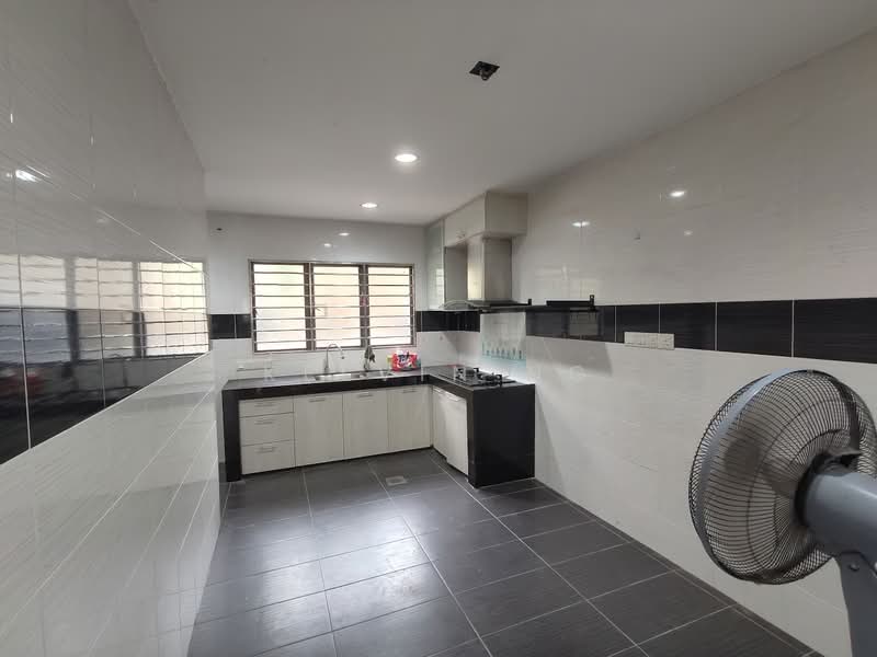2-storey Terraced House for Sale in Taman Sri Endah (Sri Petaling) - Kelvin Ng - Kitchen - PropertyGuru.com.my