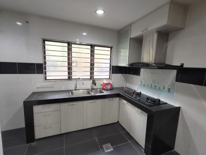 2-storey Terraced House for Sale in Taman Sri Endah (Sri Petaling) - Kelvin Ng - Kitchen - PropertyGuru.com.my