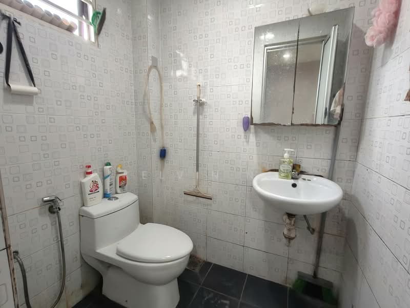 2-storey Terraced House for Sale in Taman Sri Endah (Sri Petaling) - Kelvin Ng - Bathroom - PropertyGuru.com.my