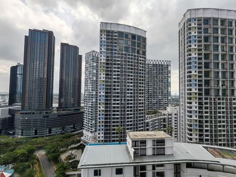 Servis Apartment untuk Disewa di i-SOHO @ i-City - Pek Yee Ang - View from balcony - PropertyGuru.com.my