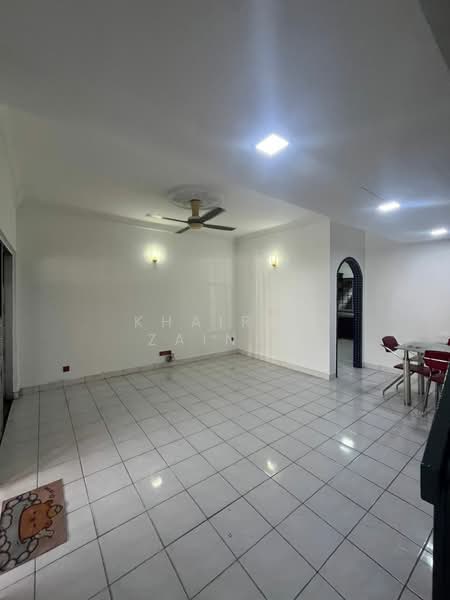 Rumah Teres 2 Tingkat untuk Dijual di Taman Sri Haneco (Semenyih) - Khairul Zainal - Living Room - PropertyGuru.com.my