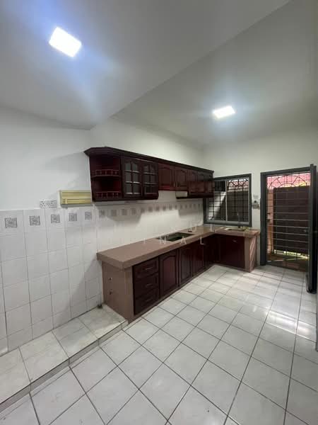 Rumah Teres 2 Tingkat untuk Dijual di Taman Sri Haneco (Semenyih) - Khairul Zainal - Kitchen - PropertyGuru.com.my
