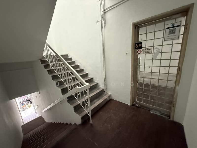 Shop for Rent in Usj 21 (Subang Jaya) - Joey Wong - Corridor - PropertyGuru.com.my