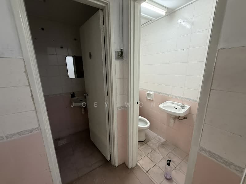 Shop for Rent in Usj 21 (Subang Jaya) - Joey Wong - Bathroom - PropertyGuru.com.my
