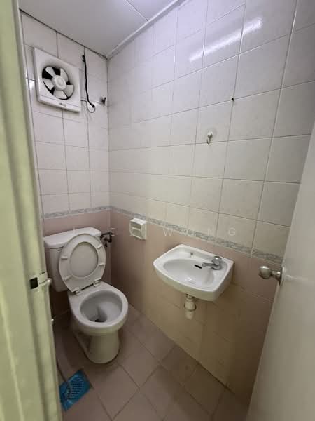 Shop for Rent in Usj 21 (Subang Jaya) - Joey Wong - Bathroom - PropertyGuru.com.my