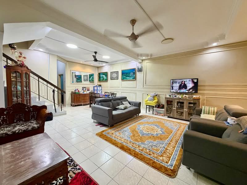 Rumah Teres 2 Tingkat untuk Dijual di Taman Pelangi Semenyih (Semenyih) - Azli Ibrahim - Living Room - PropertyGuru.com.my