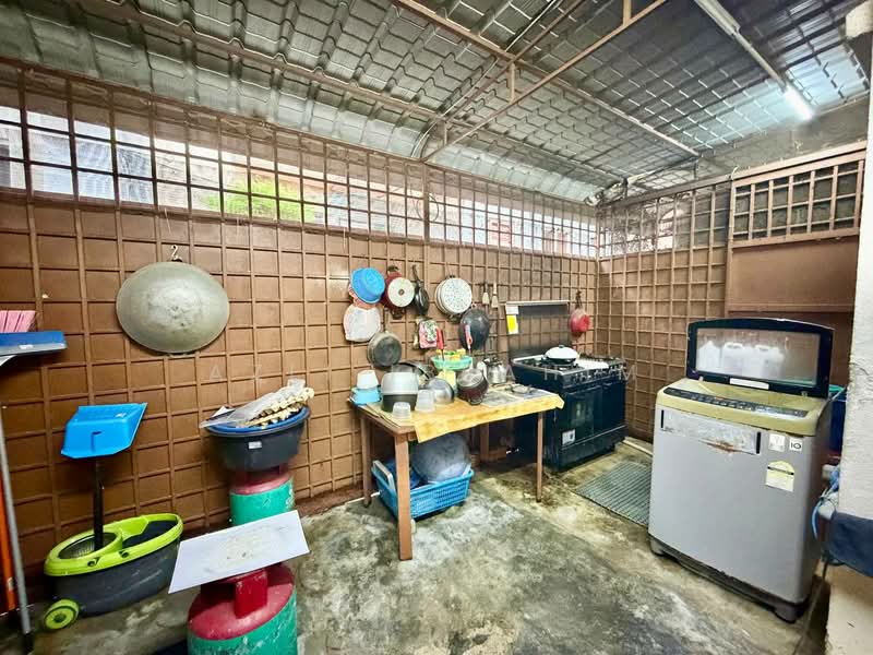 Rumah Teres 2 Tingkat untuk Dijual di Taman Pelangi Semenyih (Semenyih) - Azli Ibrahim - Kitchen - PropertyGuru.com.my
