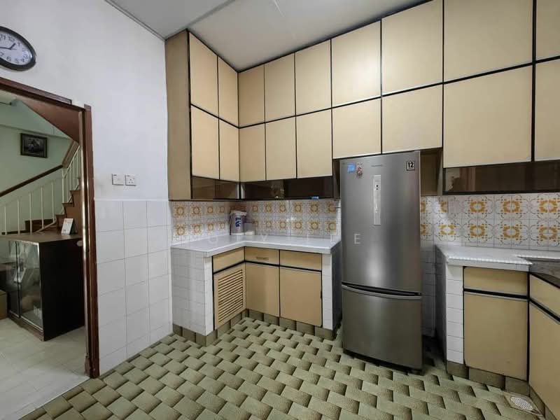 Rumah Berkembar untuk Dijual di Taman Iskandar (Johor Bahru) - Zoey Lee - Kitchen - PropertyGuru.com.my