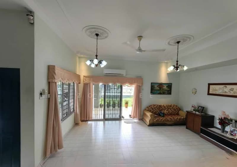 Rumah Berkembar untuk Dijual di Taman Iskandar (Johor Bahru) - Zoey Lee - Living Room - PropertyGuru.com.my