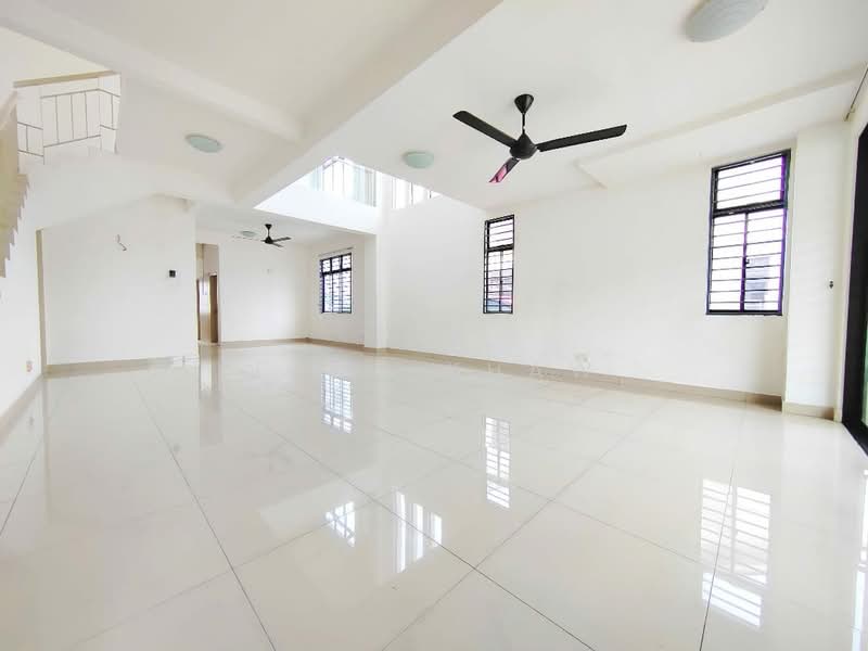 Rumah Teres 2 Tingkat untuk Dijual di Lakeside Residences (Puchong) - John Khaw - Living Room - PropertyGuru.com.my