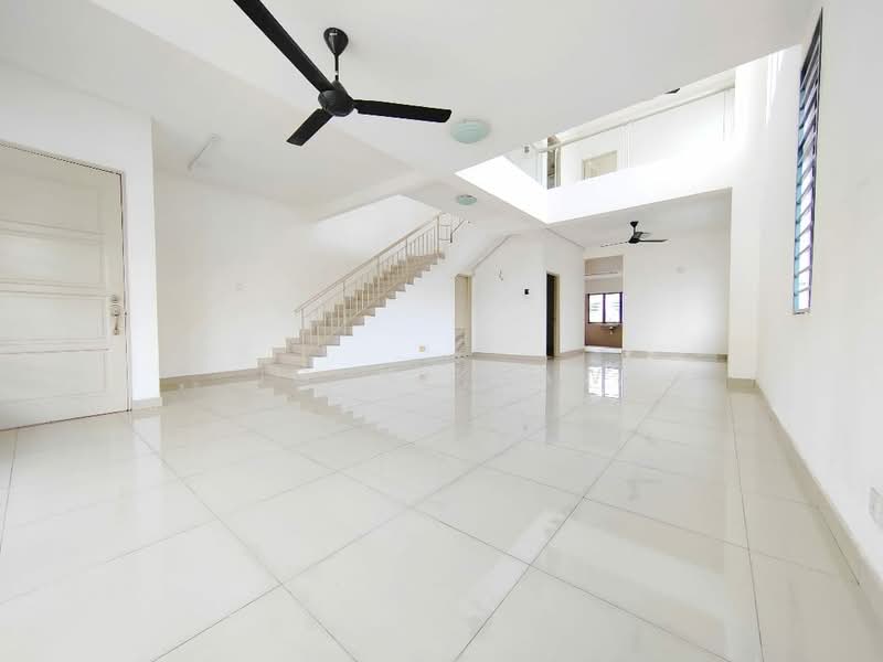 Rumah Teres 2 Tingkat untuk Dijual di Lakeside Residences (Puchong) - John Khaw - Living Room - PropertyGuru.com.my