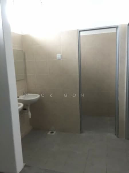 Gudang untuk Disewa di Batu Kawan (Penang) - CK Goh - Bathroom - PropertyGuru.com.my