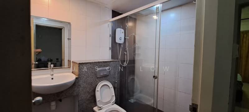Servis Apartment untuk Disewa di Pacific Place - Jason Low - Bathroom - PropertyGuru.com.my