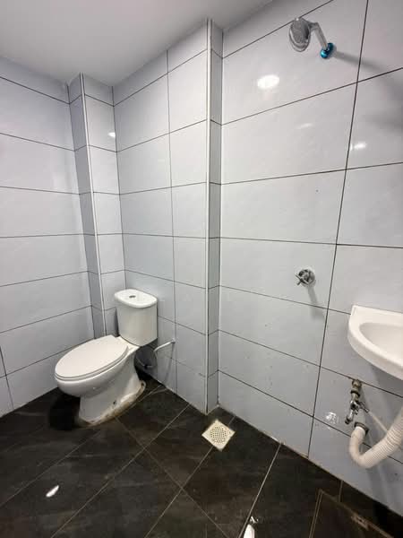 Rumah Teres untuk Dijual di Taman Damai Jaya (Skudai) - Alex Lim - Bathroom - PropertyGuru.com.my