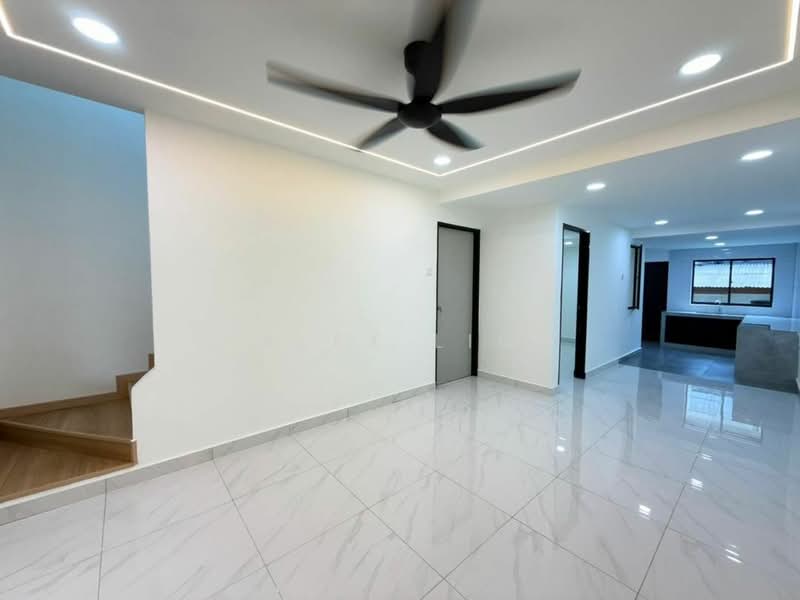 Rumah Teres untuk Dijual di Taman Damai Jaya (Skudai) - Alex Lim - Living Room - PropertyGuru.com.my
