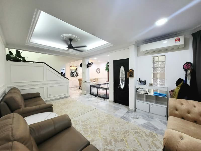 2-storey Terraced House for Sale in Bukit Jelutong (Shah Alam) - Nadia Jaafar - Living Room - PropertyGuru.com.my