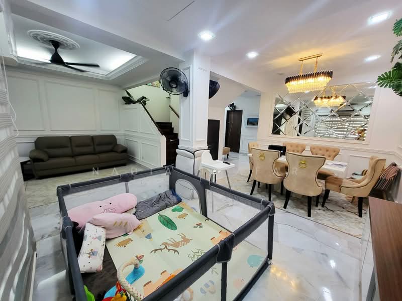 2-storey Terraced House for Sale in Bukit Jelutong (Shah Alam) - Nadia Jaafar - Living Room - PropertyGuru.com.my
