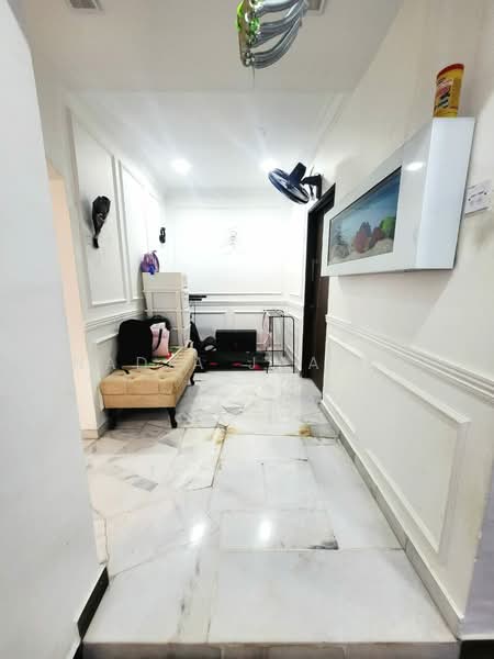 2-storey Terraced House for Sale in Bukit Jelutong (Shah Alam) - Nadia Jaafar - Corridor - PropertyGuru.com.my