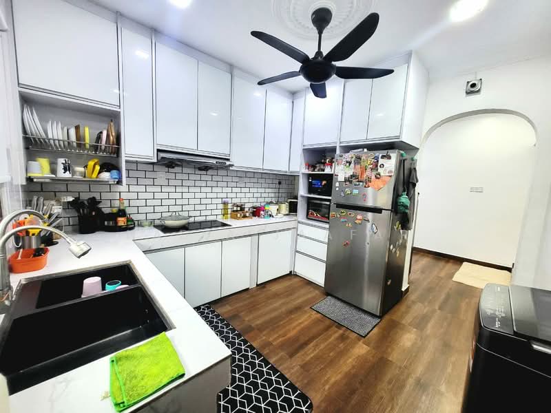 2-storey Terraced House for Sale in Bukit Jelutong (Shah Alam) - Nadia Jaafar - Kitchen - PropertyGuru.com.my