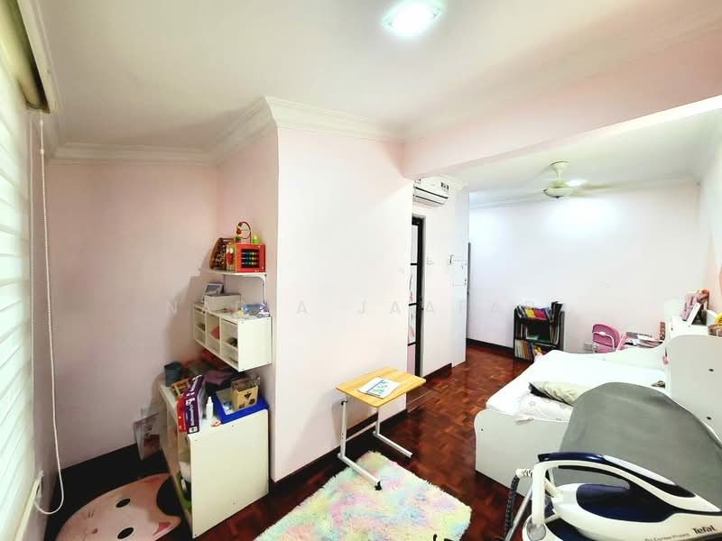 2-storey Terraced House for Sale in Bukit Jelutong (Shah Alam) - Nadia Jaafar - Bedroom - PropertyGuru.com.my