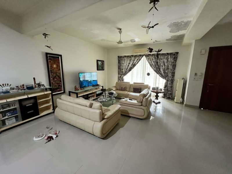 2.5-storey Terraced House for Sale in Ampang (Selangor) - Gerald Ng - Living Room - PropertyGuru.com.my