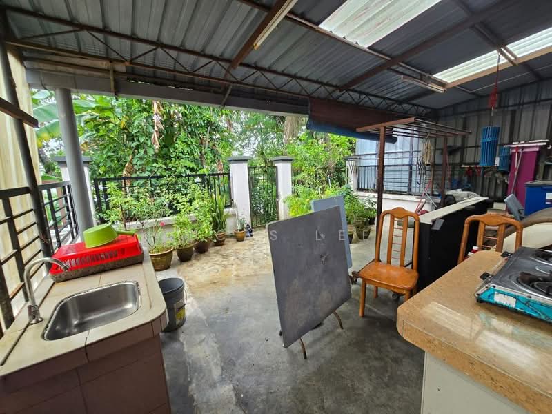 2-storey Terraced House for Sale in Bandar Seri Alam (Masai) - Lucas Lee - Kitchen - PropertyGuru.com.my