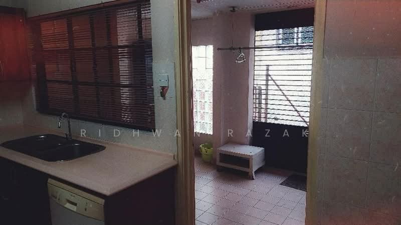 2-storey Terraced House for Sale in Bukit Jelutong (Shah Alam) - Ridhwan Razak - Kitchen - PropertyGuru.com.my