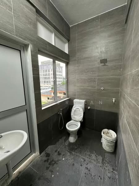 Rumah Flat untuk Dijual di Taman Gopeng - Peter Gan - Bathroom - PropertyGuru.com.my