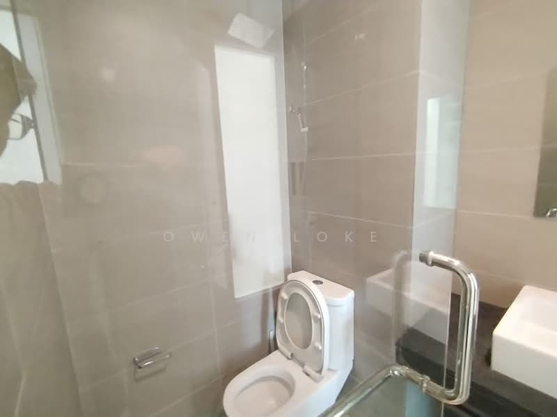 Servis Apartment untuk Disewa di Tropicana Gardens - Owen Loke - Bathroom - PropertyGuru.com.my