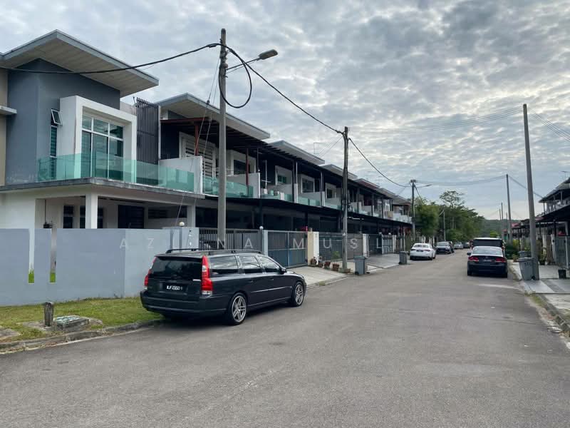 2-storey Terraced House for Sale in Skudai (Johor) - Azlina Muslim - PropertyGuru.com.my