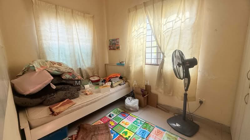 2-storey Terraced House for Sale in Taman Impian Putra (Bangi) - Mahirah . - Bedroom - PropertyGuru.com.my