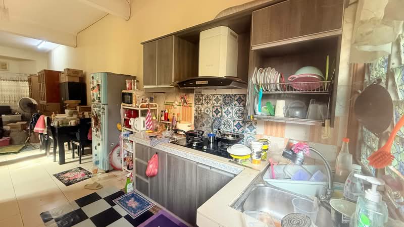 2-storey Terraced House for Sale in Taman Impian Putra (Bangi) - Mahirah . - Kitchen - PropertyGuru.com.my